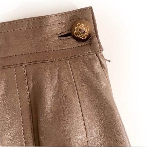 Loewe Elegant Tan Leather Skirt - Picture 3 of 9